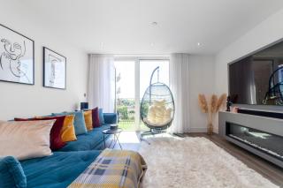 London Heathrow Skyline Deluxe 2bd Condo - 7