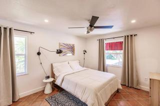 *Eclectic hidden Gem / Tiki Bar and Pool* - 1