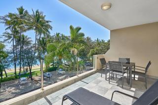 Paringa 2 Bedroom Top Floor Beach Front Apartment - Palm Cove - 0