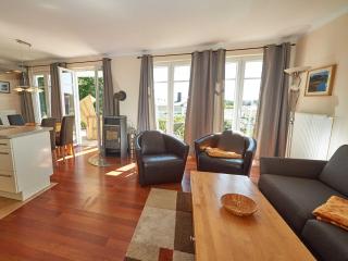 Villa Sommerwind - WG 02 mit Terrasse, Kamin und Sauna - Ostseebad Sellin - 0