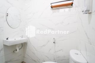 Fazza Syariah Mitra RedDoorz - Jakarta - 2