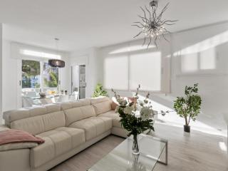 Amplio y luminoso apartamento en 1 línea playa - 9