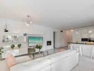 Amplio y luminoso apartamento en 1 línea playa - 4