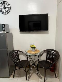Lovely 1BR Condo @ SM Southmall w/ Netflix & High Speed WIFI - Manila - 4
