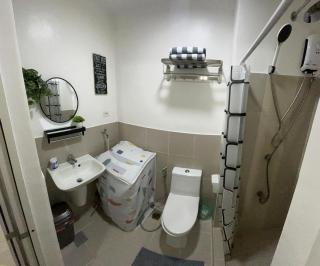 Lovely 1BR Condo @ SM Southmall w/ Netflix & High Speed WIFI - Manila - 1