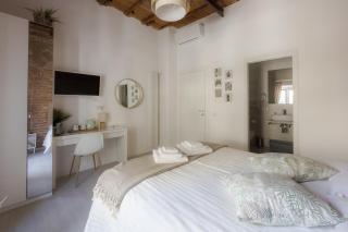 White Ostilia Guesthouse - Roma - 9