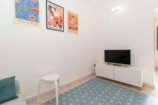 GuestHost - Colourful Flat San Donato - 7