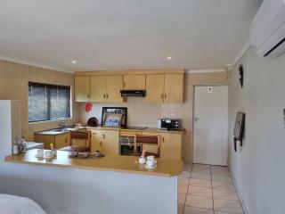 Bujumbura Guest House - Port Edward - 8