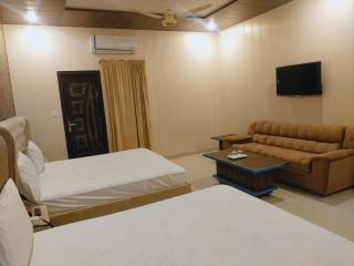 Royal Fort Executive Hotel Gulberg - Lahore - 3
