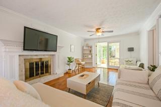 2 Story Home With Sunroom & Cozy Deck Close To KSU - Kennesaw - 9