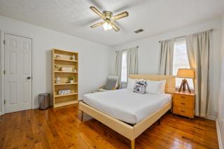 2 Story Home With Sunroom & Cozy Deck Close To KSU - Kennesaw - 5