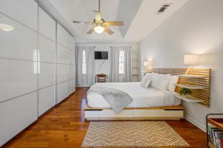 2 Story Home With Sunroom & Cozy Deck Close To KSU - 6