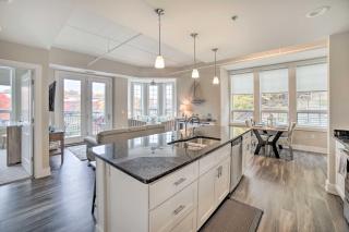 Luxe Manistee Condo with Balcony and River Views! - Manistee - 1