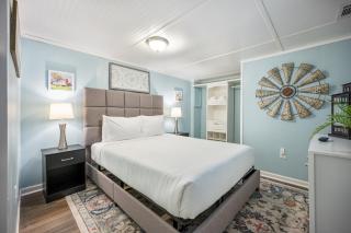 Cabin Style With Patio Seating & Charcoal Grill - Woodstock - 7