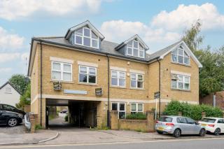 Stylish Central Watford 2 Bedroom and Sofa Bed Apartment with Free Parking - Watford - 9