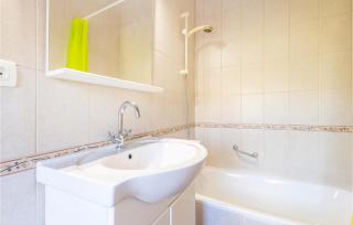 Stunning Home In Manilva - Manilva - 3