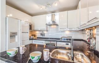 Gorgeous Apartment In Calahonda - Sitio de Calahonda - 5