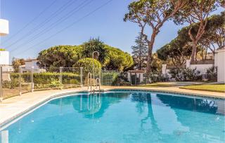 Gorgeous Apartment In Calahonda - Sitio de Calahonda - 3