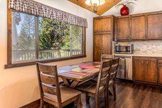 1 Mi to Slopes Big Bear Ski Haven with Hot Tub - 4