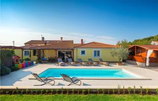 Beautiful Home In Loborika - 9