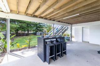 Five Pines Beach House at Birubi 20 Robinson St pet friendly aircon and WiFi - Anna Bay - 4