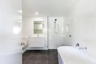 Five Pines Beach House at Birubi 20 Robinson St pet friendly aircon and WiFi - Anna Bay - 3