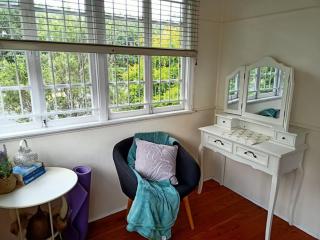 Quiet Private Central Cozy 3bdrm FREE parking - 3