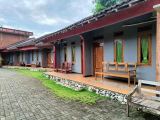 Jogo Segoro Homestay Mitra RedDoorz near Pantai Sundak Gunungkidul - Ngandong - 3