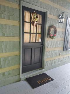 Barenberg Cabin - Secluded Unobstructed Panoramic Smoky Mountains View with Two Master Suites, Loft Game Room, and Hot Tub - Gatlinburg - 3