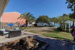 Caprice Cottage - Sun Harbor Cottage #1 - 3