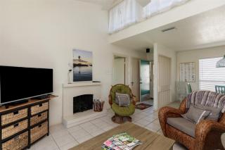 Coastal Charm - Rockport - 3