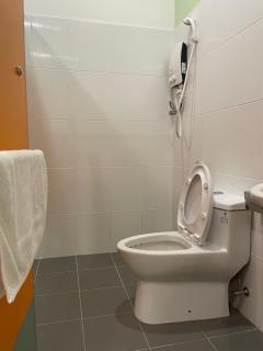 BENUTTEN 99 HOTEL - Kampong Parit Tengah - 2