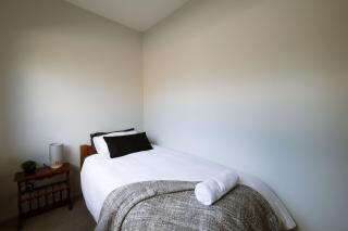 Modern Raglan Hideaway - Raglan - 4