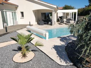 Chambre d'hôte dans une propriété avec piscine - - 0