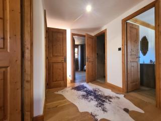 CHALET LA LOUVE, Courchevel 1650- 15 personnes Jacuzzi et Hammam Pistes 70 m,commerces 50m - 4