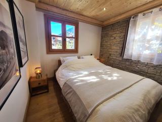 CHALET LA LOUVE, Courchevel 1650- 15 personnes Jacuzzi et Hammam Pistes 70 m,commerces 50m - 1
