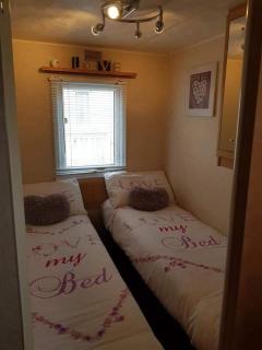 I 10 Caravan 4 Berth chase caravan park - Ingoldmells - 2