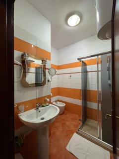 Bujtina Shqiptare - Tirana - 1
