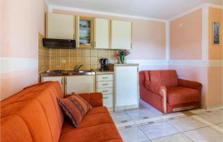Awesome Apartment In Fazana With Wifi - 8