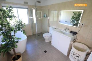 Contemporary House 2 min walk to water, pub, shops - Tea Gardens - 2