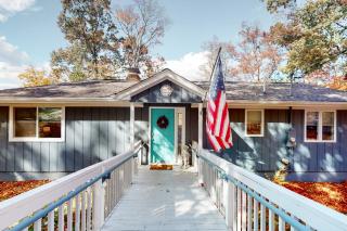 Lazy Dog Retreat - Huddleston - 5