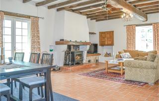Nice Home In Bourg Du Bost With Wifi - - 6