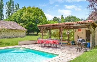 Nice Home In Bourg Du Bost With Wifi - - 3
