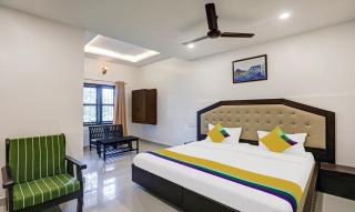 Itsy Hotels Regalia Grand, 500 Mtrs From Madikeri Fort - 1