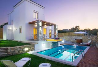 Villa Aada - moderne Komfortvilla mit eigenem Pool - Loutra - 0