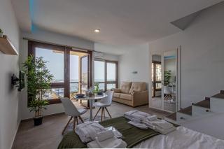 Beachfront with Spectacular views and Swimming pool - Benalmádena - 7