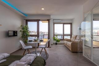 Beachfront with Spectacular views and Swimming pool - Benalmádena - 6