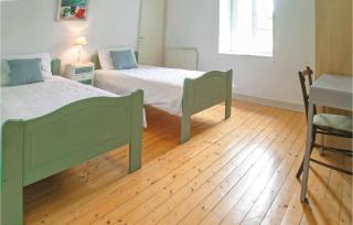 4 Bedroom Amazing Home In Champmillon - 3