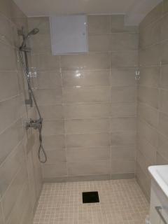 Renovated semi- basement 2 Bedrooms Furnished Apartment - Close to everything in Moss - Moss - 6