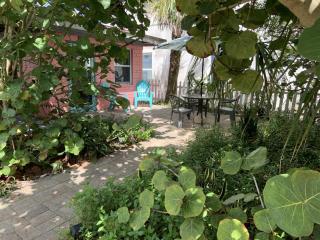 Sea Grape Cottage - At Casas de la Playa Central - Flagler Beach - 7